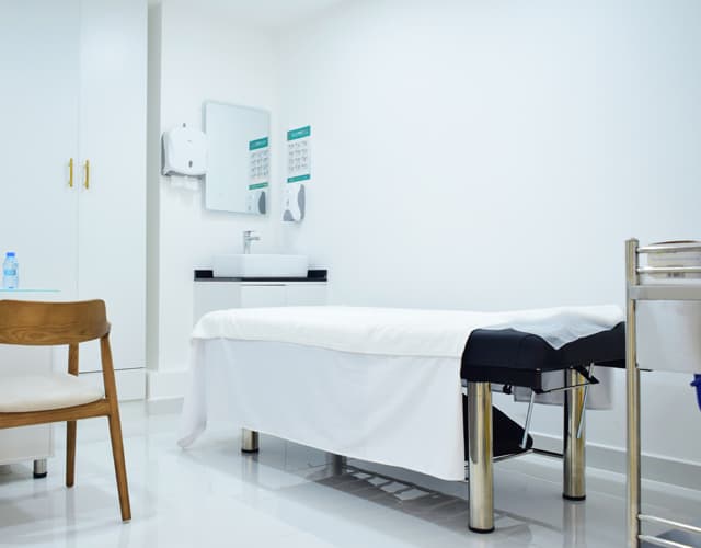 Holistic wellness treatment at Royal Treat Clinic Dubai